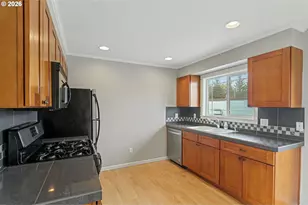 3925 SW Multnomah Blvd, Portland, OR 97219 - Photo 10