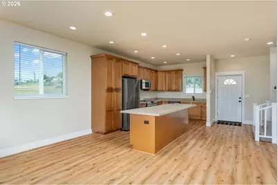 1151 W Pine St, The Dalles, OR 97058 - Photo 8