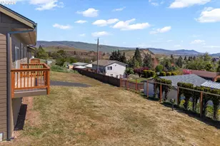 1151 W Pine St, The Dalles, OR 97058 - Photo 36