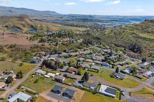 1151 W Pine St, The Dalles, OR 97058 - Photo 44