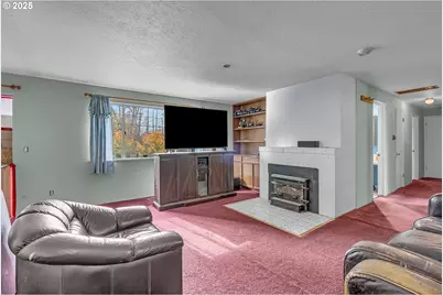 6500 SE Madrona Dr, Milwaukie, OR 97222 - Photo 10