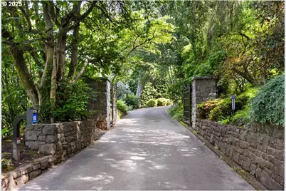 11175 S Riverwood Rd, Portland, OR 97219 - Photo 4