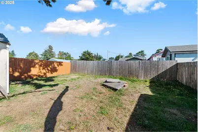 235 N Wall St, Coos Bay, OR 97420 - Photo 22