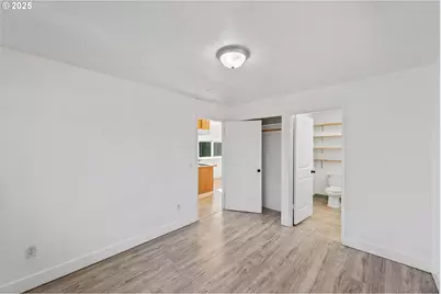 235 N Wall St, Coos Bay, OR 97420 - Photo 10