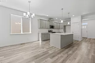 718 Tigerlily St, Silverton, OR 97381 - Photo 12