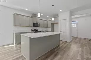 718 Tigerlily St, Silverton, OR 97381 - Photo 6