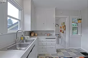 6425 NE 35th Ave, Portland, OR 97211 - Photo 12