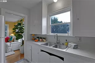 6425 NE 35th Ave, Portland, OR 97211 - Photo 10