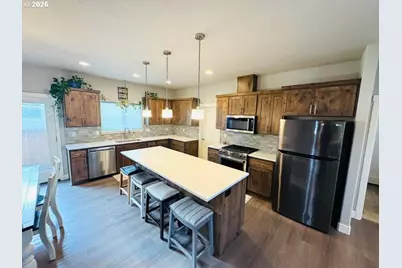 559 NW Rimrock Ct, Redmond, OR 97756 - Photo 10