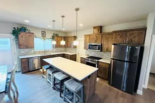 559 NW Rimrock Ct, Redmond, OR 97756 - Photo 10