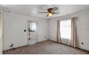 42 E St, Lebanon, OR 97355 - Photo 16