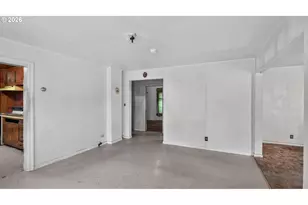 42 E St, Lebanon, OR 97355 - Photo 2