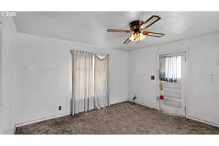 42 E St, Lebanon, OR 97355 - Photo 12