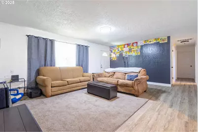 1009 13th St, La Grande, OR 97850 - Photo 2