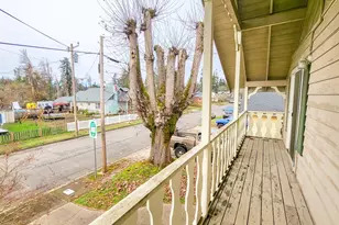 840 S 1st St, Cottage Grove, OR 97424 - Photo 30