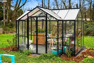 1054 NE Faloma Rd, Portland, OR 97211 - Photo 36