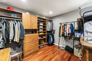 1054 NE Faloma Rd, Portland, OR 97211 - Photo 32