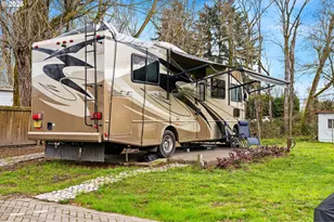 1054 NE Faloma Rd, Portland, OR 97211 - Photo 42