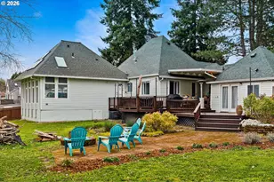 1054 NE Faloma Rd, Portland, OR 97211 - Photo 44