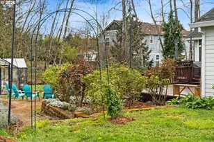 1054 NE Faloma Rd, Portland, OR 97211 - Photo 38