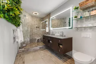 1054 NE Faloma Rd, Portland, OR 97211 - Photo 14