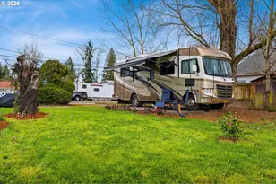 1054 NE Faloma Rd, Portland, OR 97211 - Photo 46