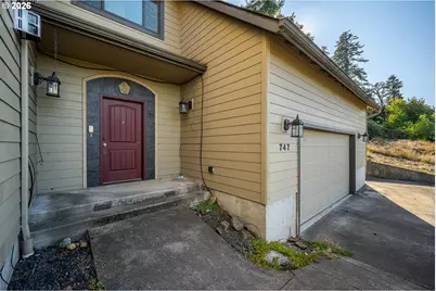 747 Holbrook Ln, Creswell, OR 97426 - Photo 40