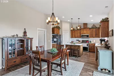 962 S 66th Pl, Springfield, OR 97478 - Photo 8