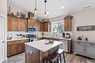 962 S 66th Pl, Springfield, OR 97478 - Photo 14