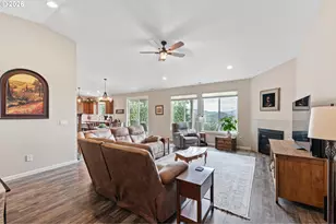 962 S 66th Pl, Springfield, OR 97478 - Photo 4