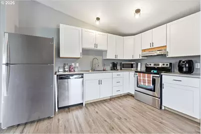 41150 SE Kitzmiller Rd #8, Eagle Creek, OR 97022 - Photo 16