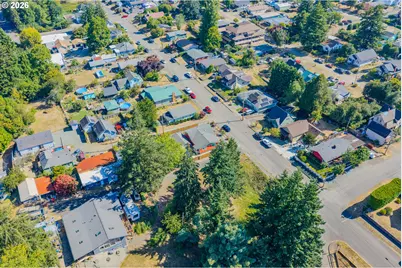 869 N Collier St, Coquille, OR 97423 - Photo 10