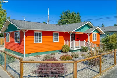 869 N Collier St, Coquille, OR 97423 - Photo 4
