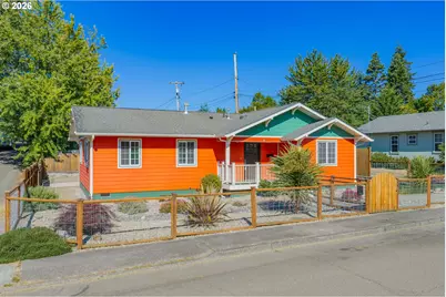869 N Collier St, Coquille, OR 97423 - Photo 2