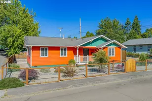 869 N Collier St, Coquille, OR 97423 - Photo 2