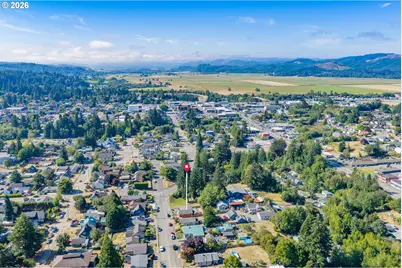869 N Collier St, Coquille, OR 97423 - Photo 8