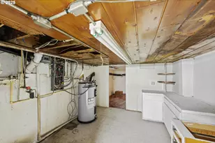 2245 Broadway Ave, North Bend, OR 97459 - Photo 16