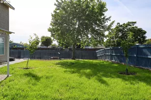 415 E Browning Ave, Hermiston, OR 97838 - Photo 24