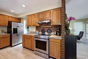 1112 NE 113th Ave, Portland, OR 97220 - Photo 10