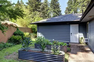 1112 NE 113th Ave, Portland, OR 97220 - Photo 28