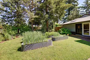 1112 NE 113th Ave, Portland, OR 97220 - Photo 2