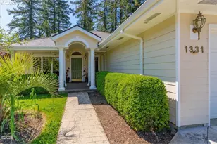 1331 SE Maple St, Toledo, OR 97391 - Photo 2