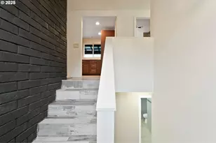 33781 Mt Tom Dr, Harrisburg, OR 97446 - Photo 16