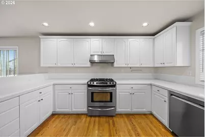 1579 S Pepperwood St, Canby, OR 97013 - Photo 8