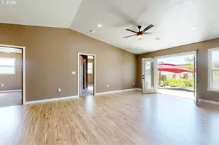 905 Cowl St, Milton-Freewater, OR 97862 - Photo 4