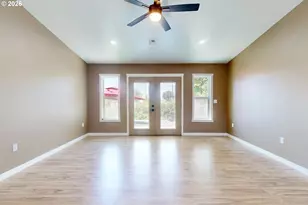 905 Cowl St, Milton-Freewater, OR 97862 - Photo 2