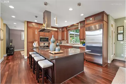 1214 SW Ophelia St, Portland, OR 97219 - Photo 8