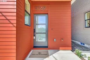 5769 S Kelly Ave, Portland, OR 97239 - Photo 4
