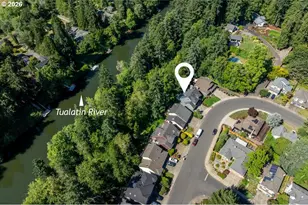10714 SW Tualatin Dr, Portland, OR 97224 - Photo 2