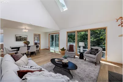 10714 SW Tualatin Dr, Portland, OR 97224 - Photo 8